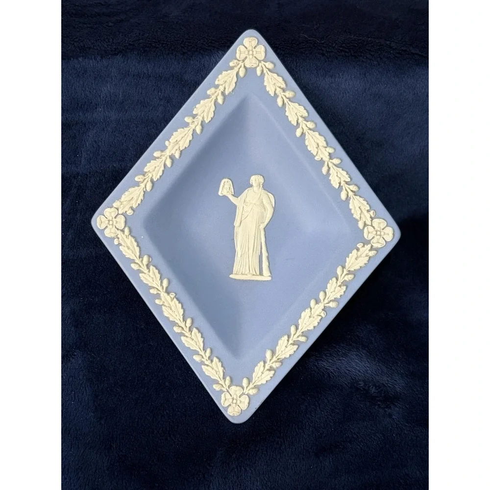 Wedgwood Blue Jasperware 3pc Lot Diamond Round Scalloped Dishes Plates Vintage